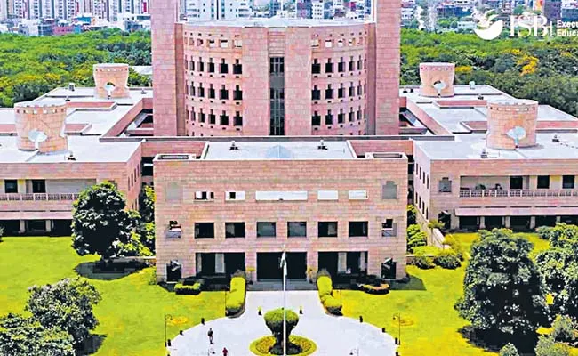 Hyderabad ISB ranks 78th in QS World Rankings - Sakshi