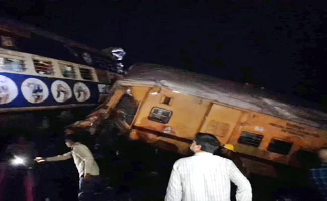 Train Accident At Kantakapalle VizianagaramUpdates - Sakshi