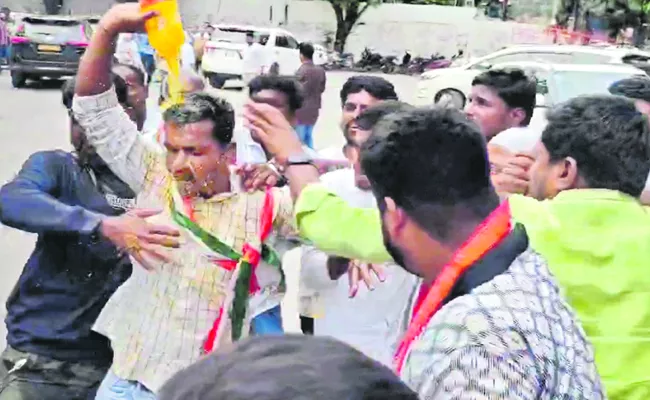 there was tension at gandhi bhavan - Sakshi