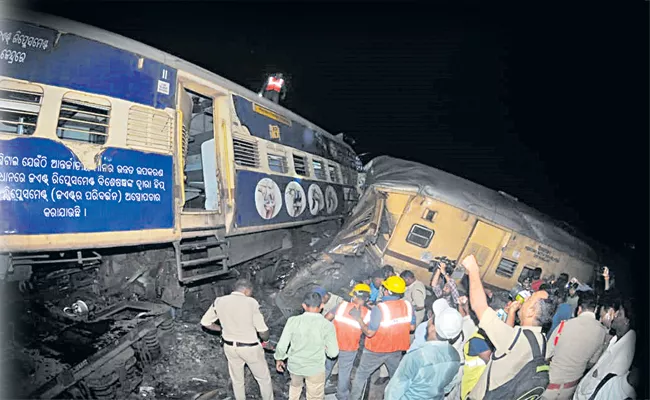 Train accident in Vizianagaram district Kantakapalle Andhra pradesh - Sakshi