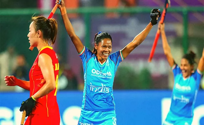 Indian Hockey Team Beat China 2 1 In Womens Asian Champions Trophy - Sakshi