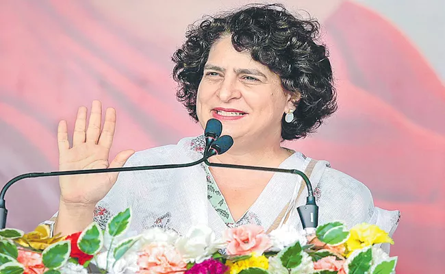 Priyanka Gandhi promise at election campaign in Chhattisgarh - Sakshi