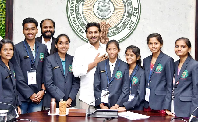 AP CM YS Jagan Interact Govt Students Who Visited USA Recently - Sakshi