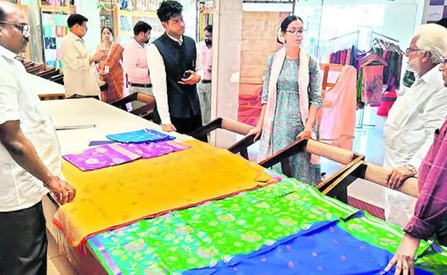 YSR Lifetime Achievement Award To Uppada handloom - Sakshi