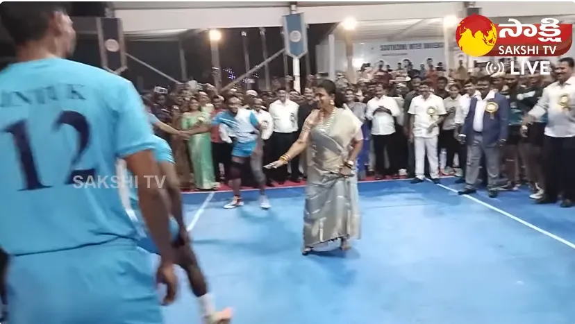 Minister RK Roja Play Kabaddi With Students 