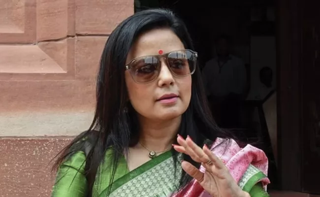 Lok Sabha Ethics Committee To Call For Mahua Moitra Expulsion - Sakshi