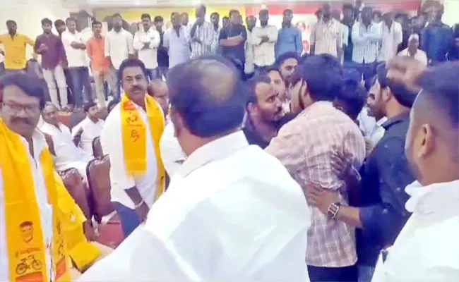 Anakapalle Jana Sena Group war At TDP Meeting - Sakshi