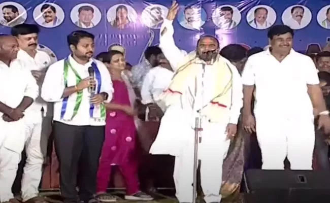 YSRCP Samajika Sadhikara Yatra Narasannapeta Public Meeting - Sakshi