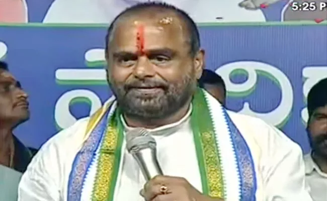 Ysrcp Samajika Sadhikara Bus Yatra At Rajam Vizianagaram District - Sakshi