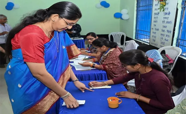 In A First All Women Team Manages Polling Booth In Chhattisgarh Raipur - Sakshi