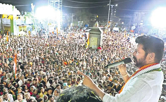 Revanth Reddy in Bhikkanur and Rajampet road shows - Sakshi