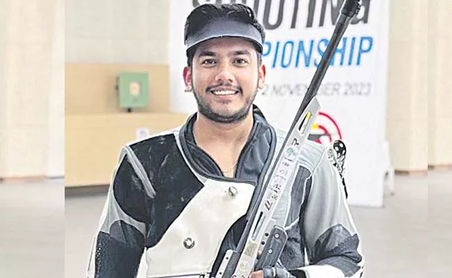 Gold medal for Pratap Singh - Sakshi