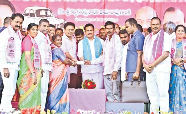 Minister KTR in Bhikkanur and Domakonda meetings  - Sakshi