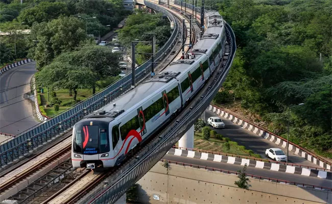 Delhi Metro Viral Video DMRC Make Special Plan - Sakshi