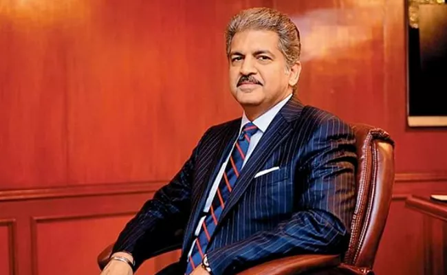 Anand Mahindra On Video Of Garbage Dumping At Gateway Of India - Sakshi