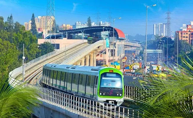 molestation in bangalore metro woman was groped - Sakshi