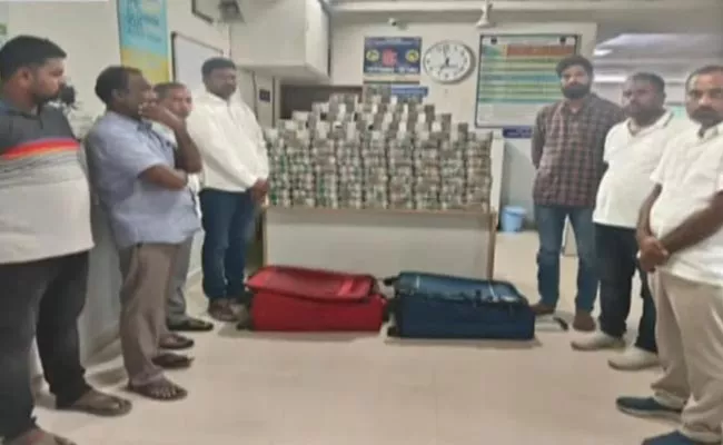 HYD Police Seized Five Crores In Gachibowli - Sakshi