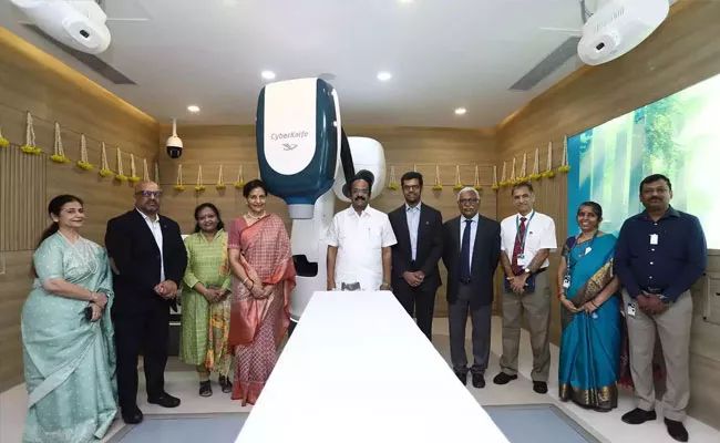 Apollo Cancer Centre launches CyberKnife S7 FIM - Sakshi