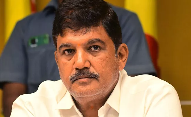 Tdp Ex Mla Dhulipalla Narendra Kumar Abscond - Sakshi