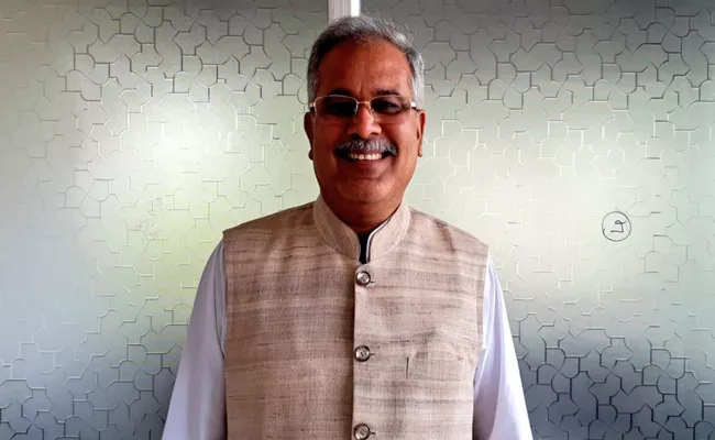 Mahadev app case: Betting app courier U-turn on claims against Bhupesh Baghel - Sakshi