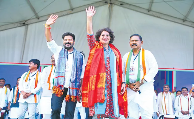 AICC Leader Priyanka Gandhi Fires On BRS And KCR - Sakshi