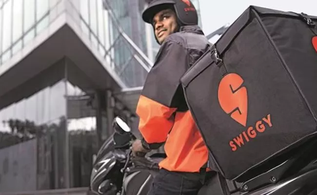 Swiggy svp Karthik Gurumurthy to exit and start own venture - Sakshi