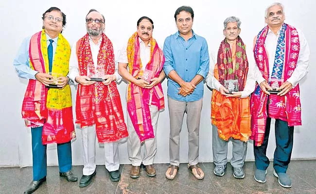 KTR honors the medical team - Sakshi