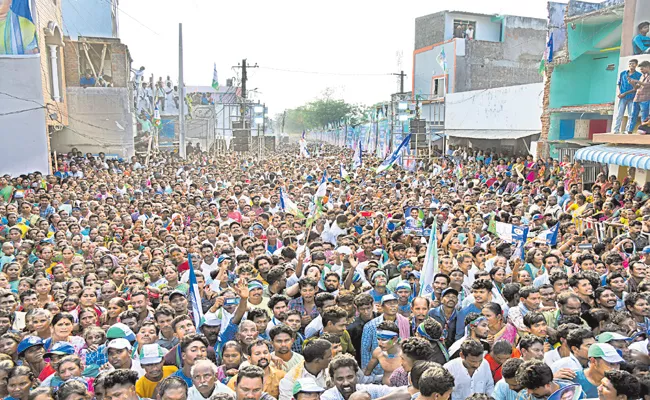 YSRCP Bus Yatra Huge Success At Manyam and Kurupam - Sakshi