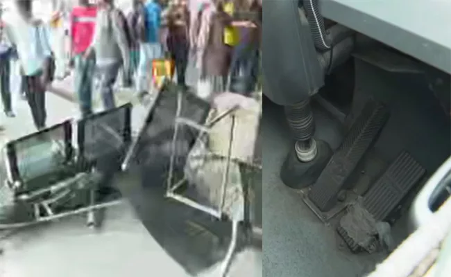 RTC Bus Accident In Vijayawada Bus Stand - Sakshi