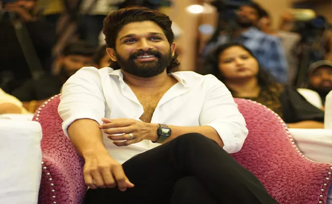 Icon Star Allu Arjun Attends For Mangalavaram Movie Pre Release Event - Sakshi