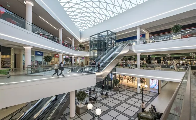 Retail Malls Is Growth High In India - Sakshi