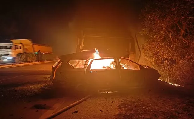 Bareilly Fire Breaks out After Car Collides with Dumper - Sakshi