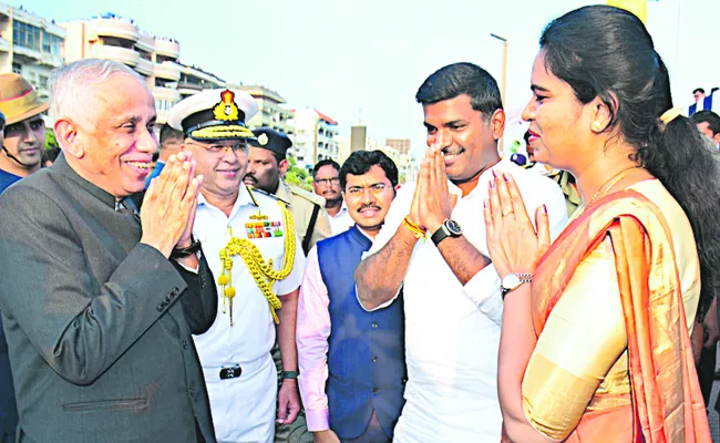 Navy Day celebrations in Visakhapatnam - Sakshi