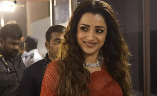 Trisha Completed 21 Years Film Industry - Sakshi