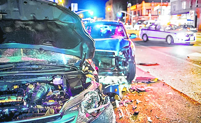 Most road accidents occur between 6pm and 9pm - Sakshi