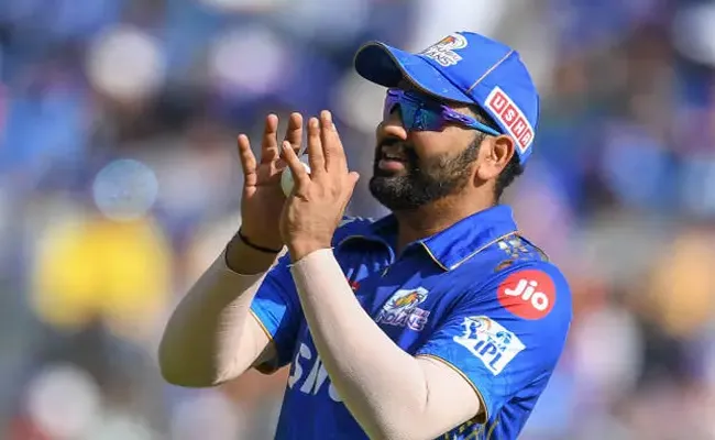 Reports: Delhi Capitals approached Mumbai Indians for Rohit Sharmas trade ahead of IPL 2024 - Sakshi