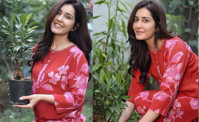 Rashi khanna Planting Trees On Her Birthday - Sakshi