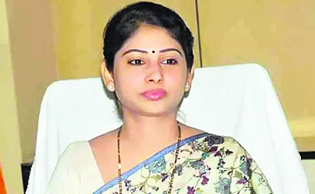 Smita Sabharwal reluctance on additional responsibilities of irrigation - Sakshi