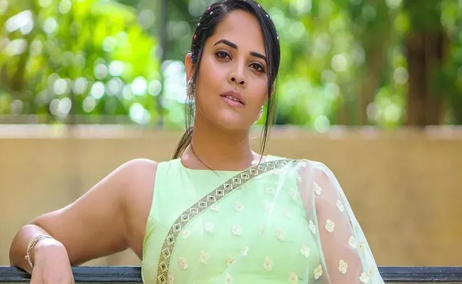 Anchor Anasuya Bharadwaj Tweet On Ramayana Post Goes Viral - Sakshi