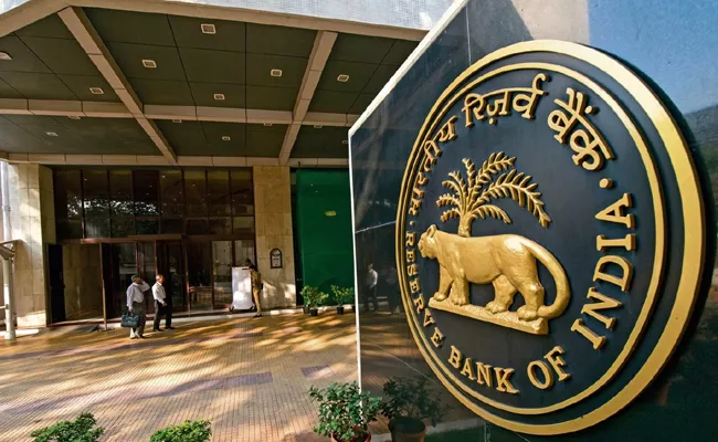 RBI clamps down on evergreening of stressed loans via the AIF route - Sakshi