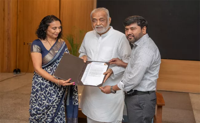 ATA Representatives Met Daji At Kanha Ashram  - Sakshi