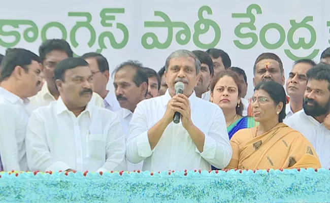 Cm Jagan Birthday Celebrations At Ysrcp Central Office In Tadepalli - Sakshi