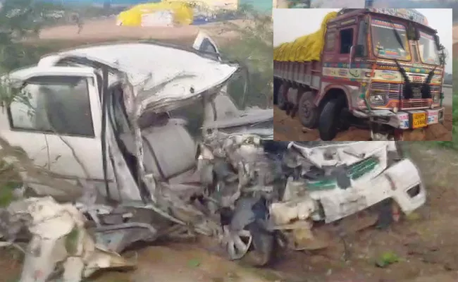 Hanmakonda Road Accident Kills Four From One Family - Sakshi