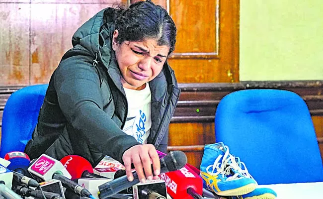 Indian female star wrestler Sakshi said goodbye to wrestling