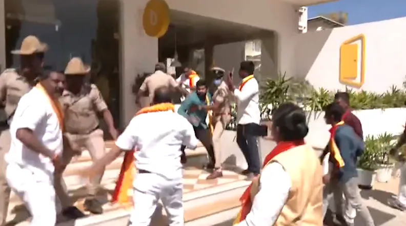 Kannada Raksha Vedhike Protest In Bengalore 