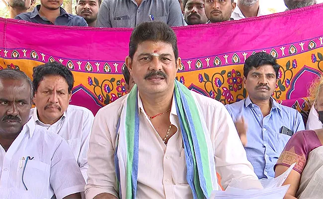 MLA Venkata Roshaiah challenges Dhulipalla Narendra - Sakshi