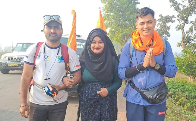 Mumbai To Ayodhya On Foot Shabnam 1425km Journey Of Faith - Sakshi