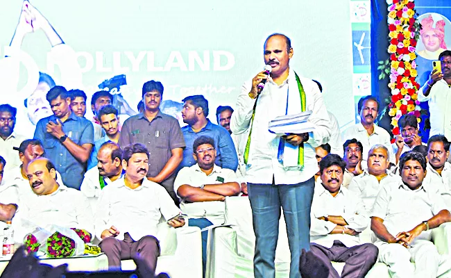 YSRCP Samajika Sadhikara Bus Yatra in Penamalur Constituency of Krishna District - Sakshi