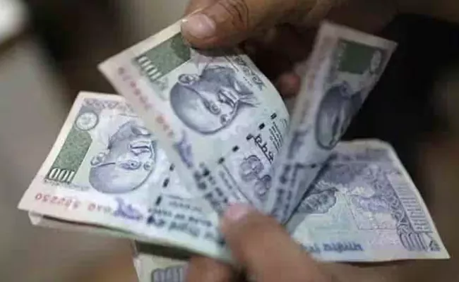 Is RBI planning to scrap old Rs 100 notes - Sakshi