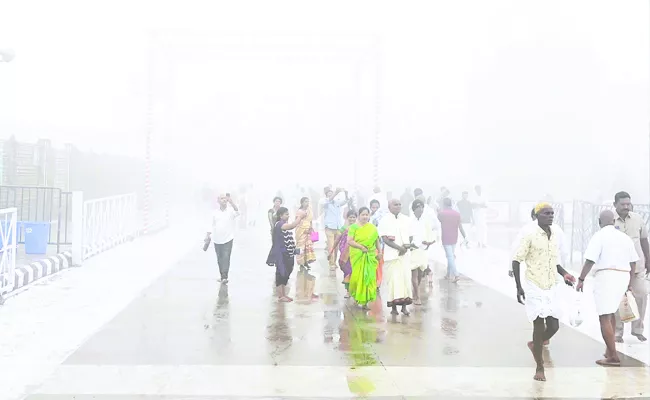 moderate rains next two days in telangana - Sakshi